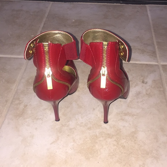 Heels - Picture 3 of 4